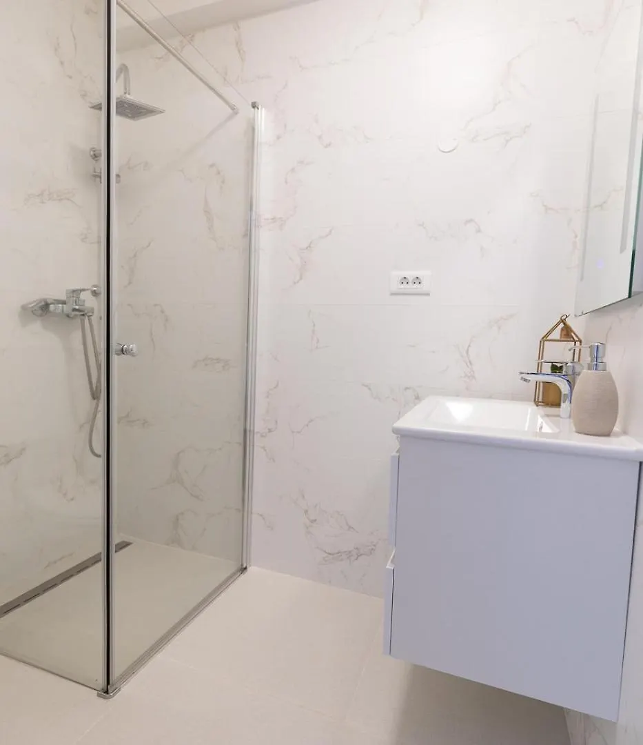 Apartmani Marino רוביני דירה
